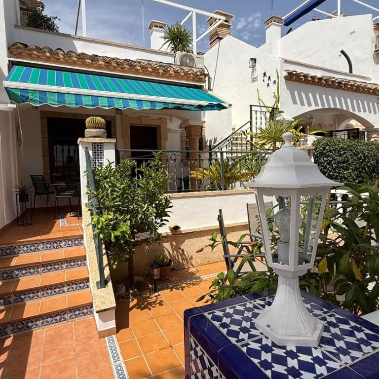 Costa Blanca Holiday Home - Two-Bedroom House - 32