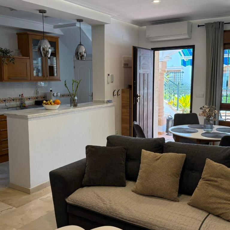 Costa Blanca Holiday Home - Two-Bedroom House - 15