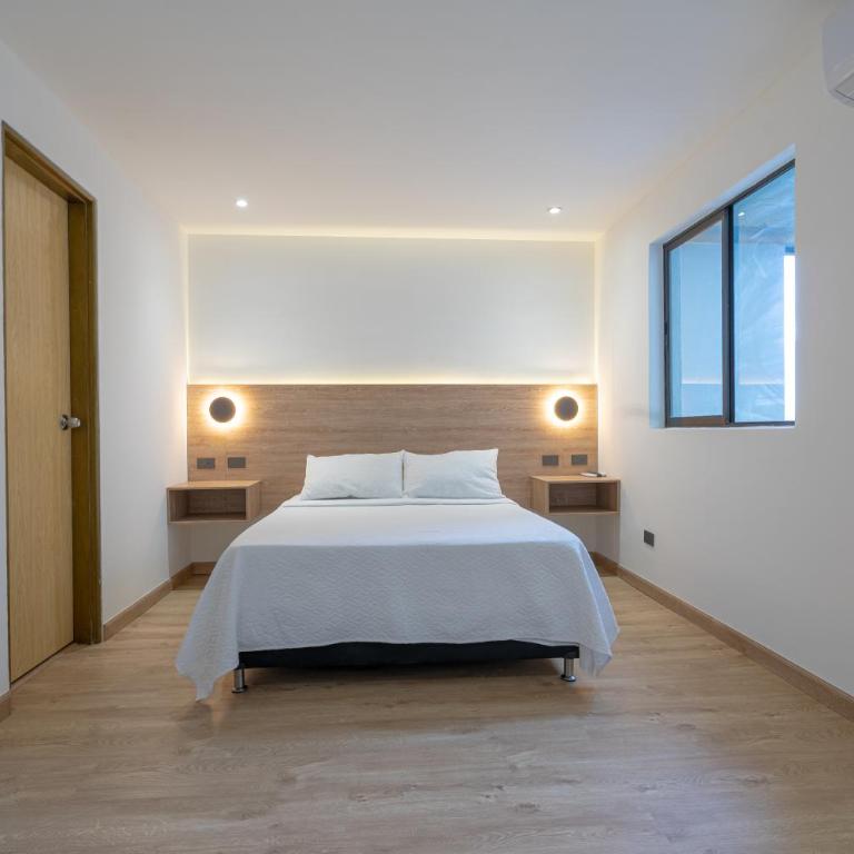 Hotel Torre Primavera - Habitación Estándar - 1 cama grande - 1