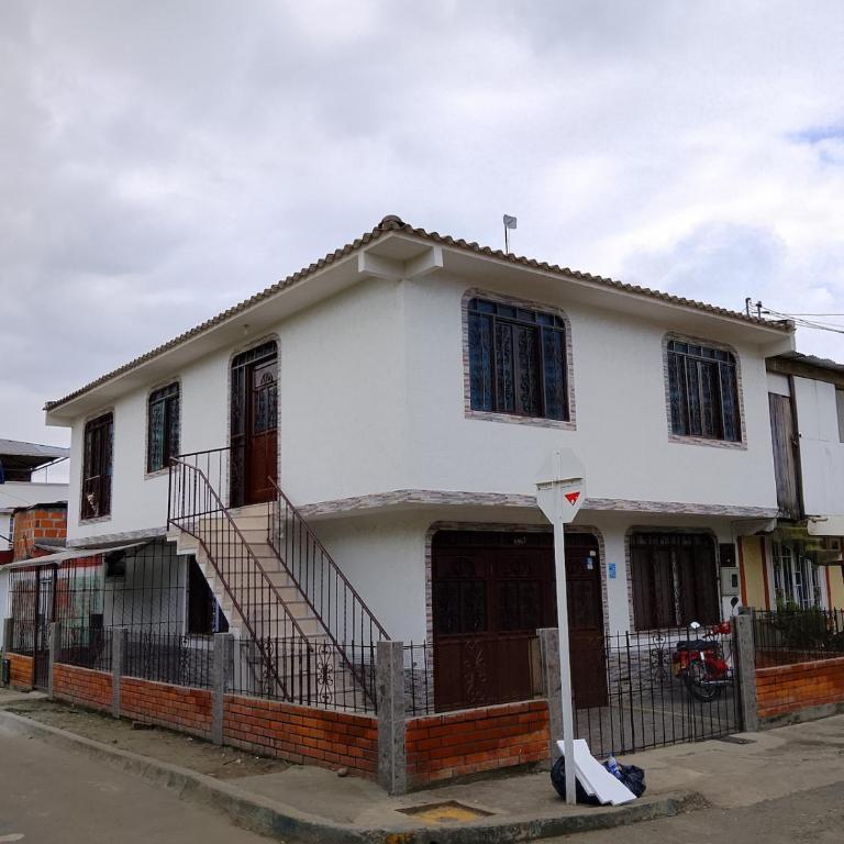 Beautiful house with garage in Buga - Casa de 4 dormitorios - 7