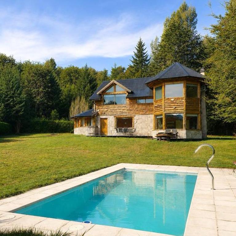 Casa Patagónica con Pileta - Jardín, Bosque y Montañas - Chalet de 3 dormitorios - 4