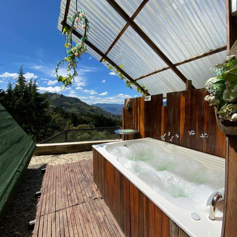 Cabaña chalet con jacuzzi privado, cerca de Medellín - Habitación Doble con bañera de hidromasaje - 29
