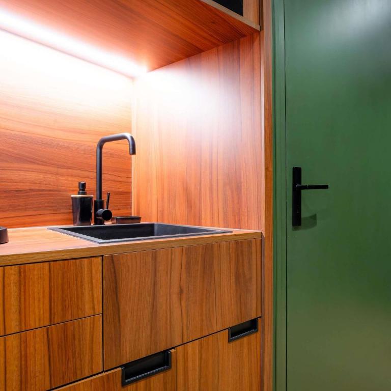 Mercure Paris Tour Eiffel Pont Mirabeau - Superior Apartment with One Double Bed and Sofa - 8