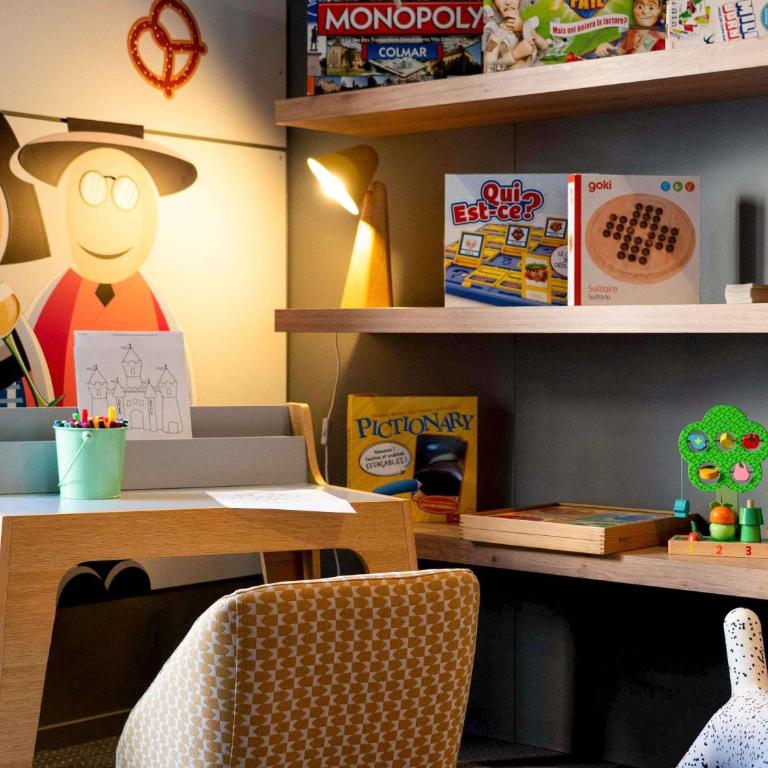 Ibis Styles Colmar Centre - Superior Room with One Double Bed and Two Single Beds - Duplex - 9