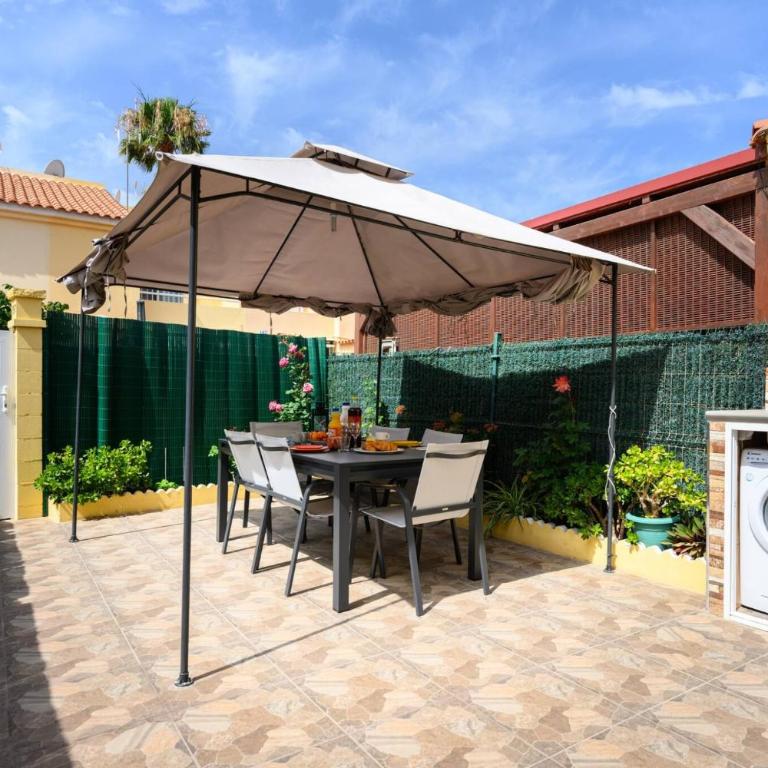 Bungalow with Terrace BBQ Private Parking Pool - Apartamento - 8