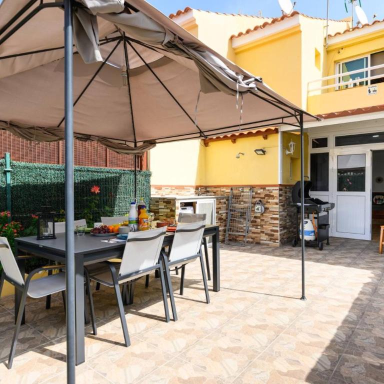 Bungalow with Terrace BBQ Private Parking Pool - Apartamento - 10