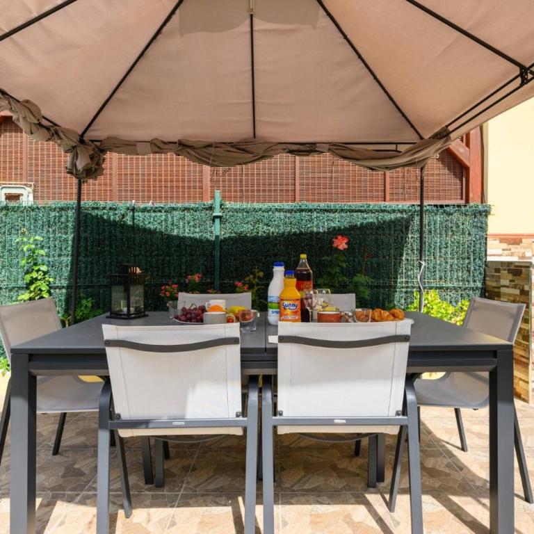Bungalow with Terrace BBQ Private Parking Pool - Apartamento - 14