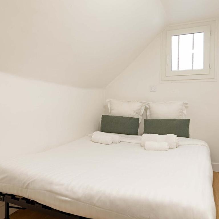Parisian Charm Apt Steps from Notre-Dame - Appartement 2 Chambres - 6