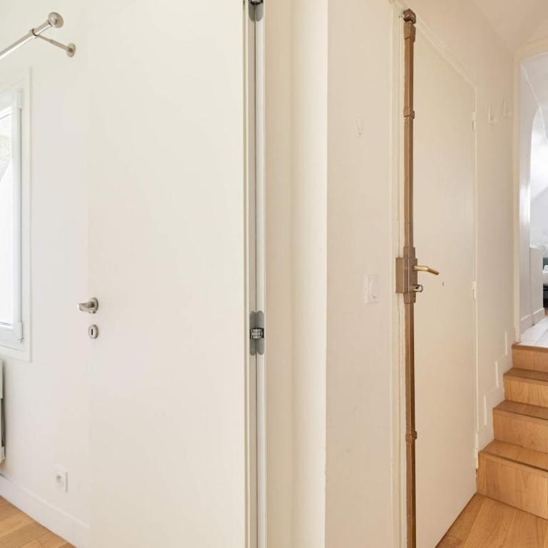 Parisian Charm Apt Steps from Notre-Dame - Appartement 2 Chambres - 20