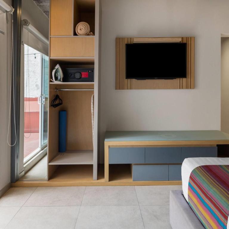 Hotel VIVE MX wtc CDMX, Trademark Collection by Wyndham - Queen Suite with Terrace - Non-Smoking - 5