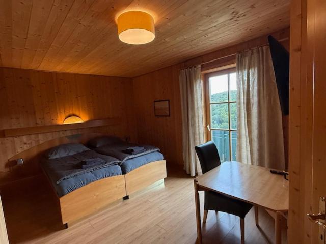 Pension Maximilian, Ideal für Gruppen - Doppelzimmer mit Bergblick - 37
