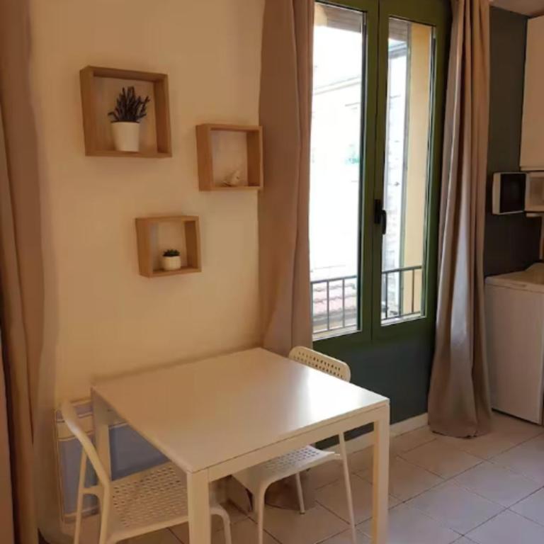 Libération appartement au calme et sécurisé - Studio - 5