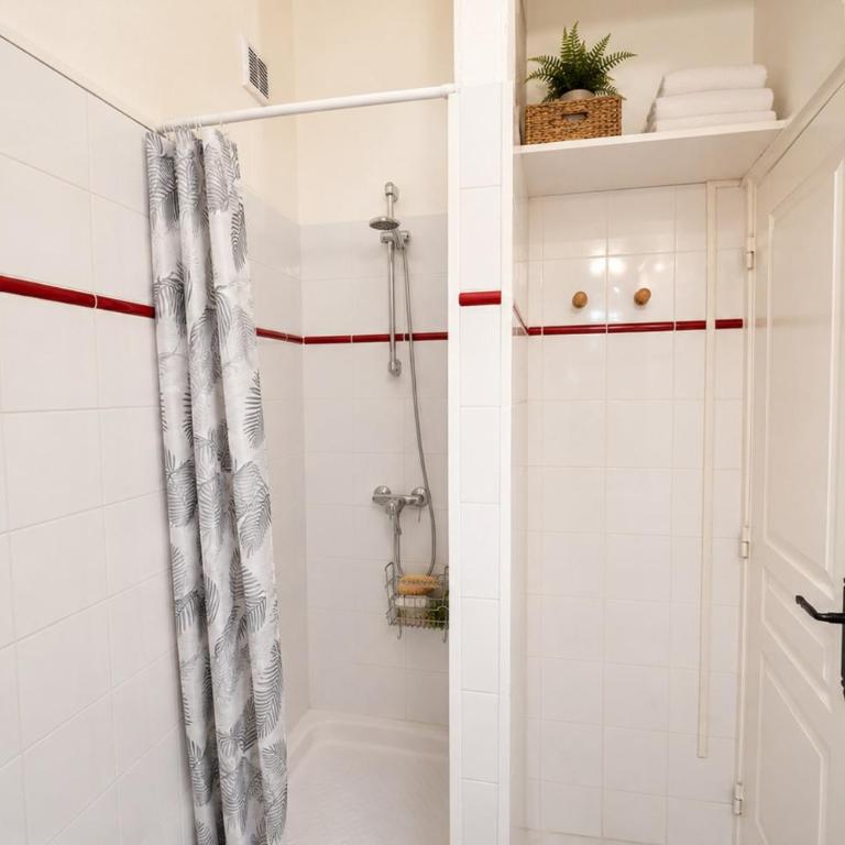 Libération appartement au calme et sécurisé - Studio - 11