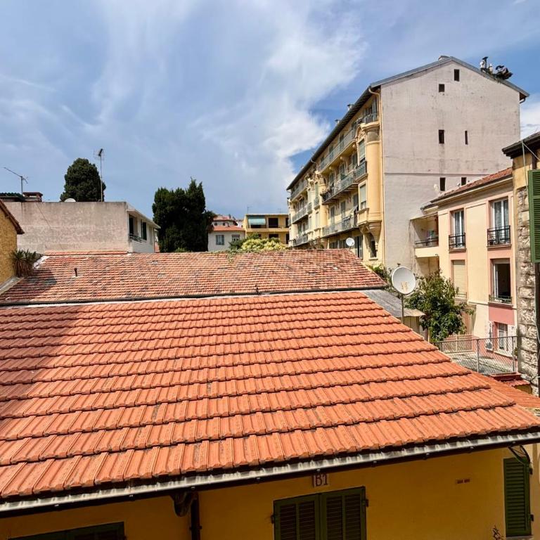 Libération appartement au calme et sécurisé - Studio - 14