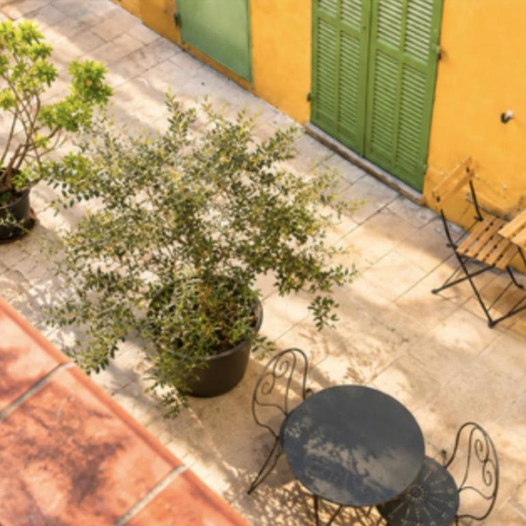 Libération appartement au calme et sécurisé - Studio - 17