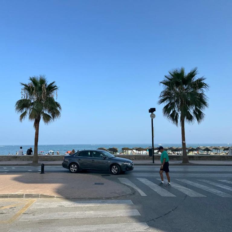 Impresionante ático en primera linea de playa - Three-Bedroom Apartment - 26