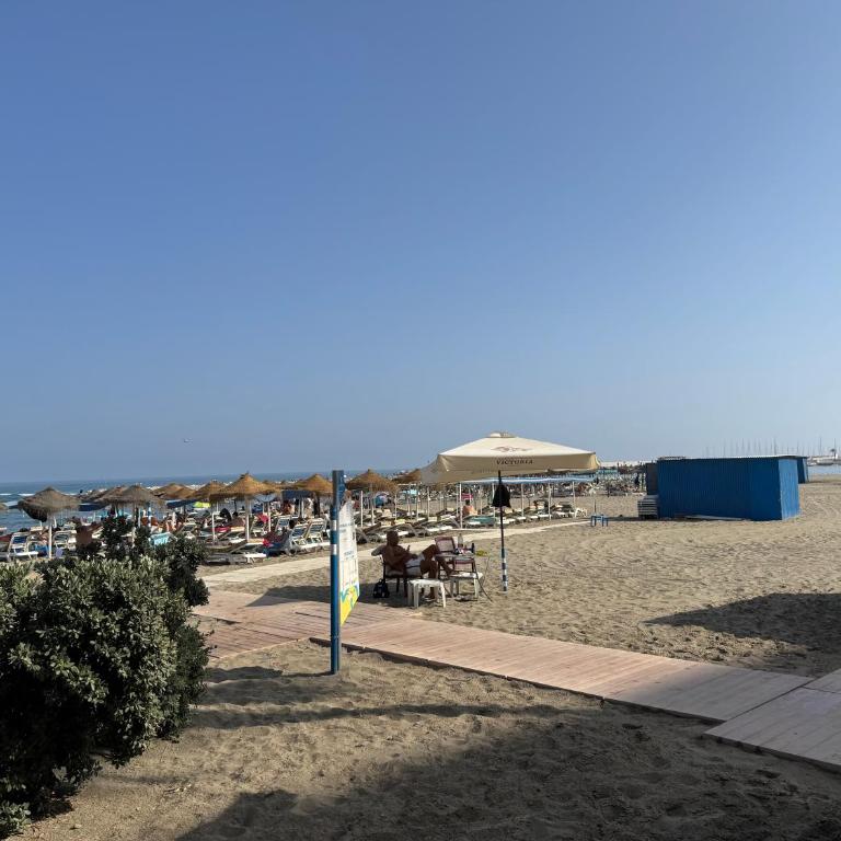 Impresionante ático en primera linea de playa - Three-Bedroom Apartment - 28