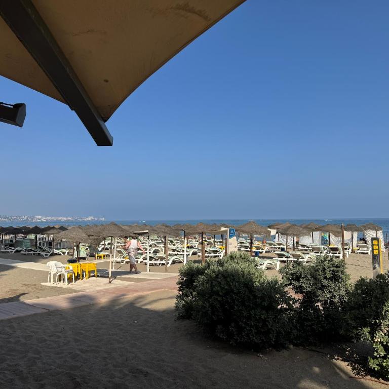 Impresionante ático en primera linea de playa - Three-Bedroom Apartment - 29