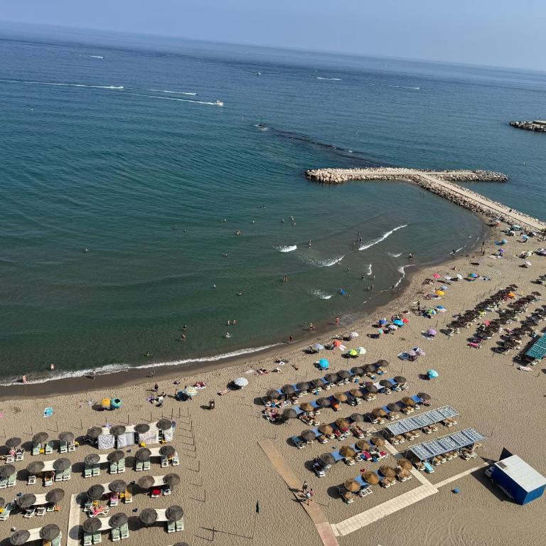 Impresionante ático en primera linea de playa - Three-Bedroom Apartment - 31