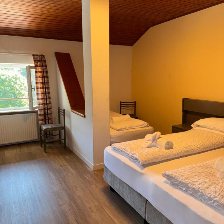 Garden Hotel Bellariva - Habitación Cuádruple Clásica - 2