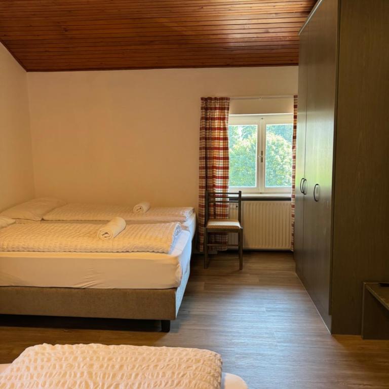 Garden Hotel Bellariva - Habitación Cuádruple Clásica - 7