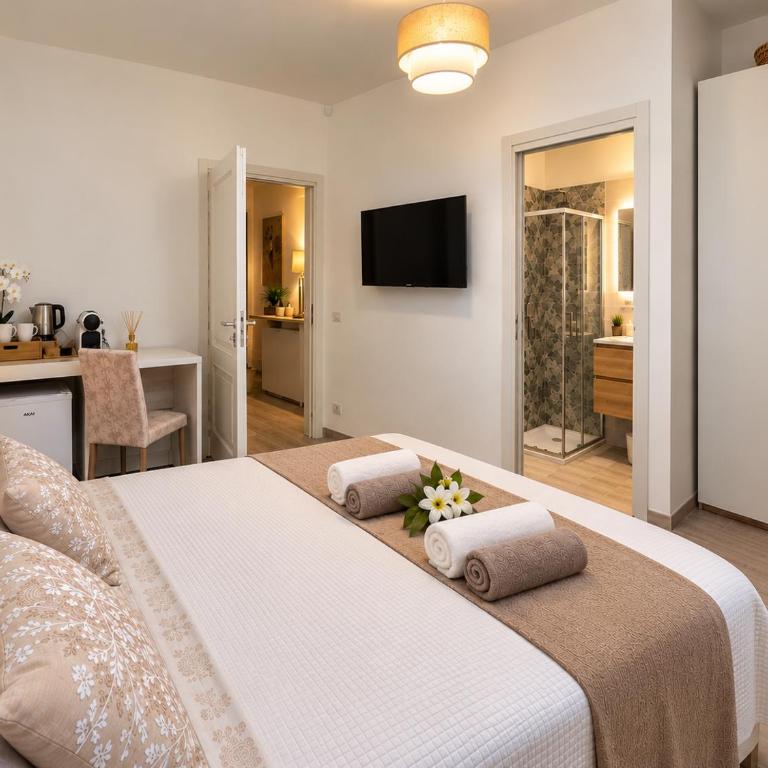 Smeralda Dream Suite & Relax - Double Room with Private Bathroom - 2