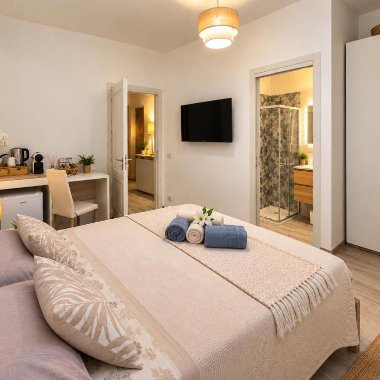 Smeralda Dream Suite & Relax - Double Room with Private Bathroom - 15