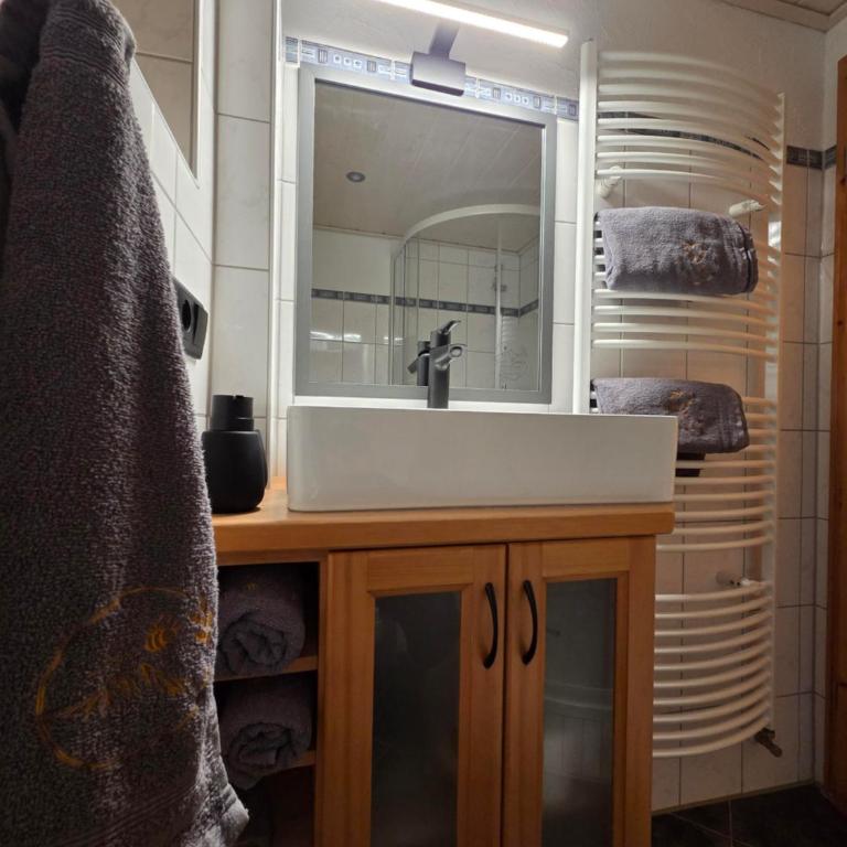 Biene Bäne´s Feriennest - Apartment mit 1 Schlafzimmer und Dusche - 9