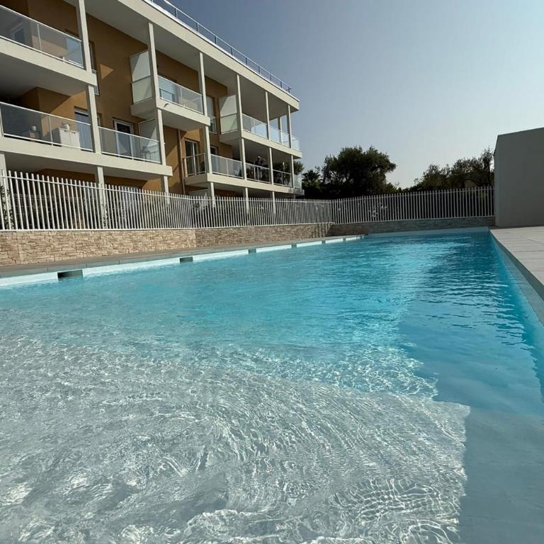 Modern studio - terrace - pool - Monolocale - 19