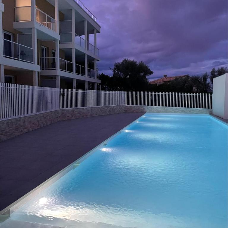 Modern studio - terrace - pool - Monolocale - 21