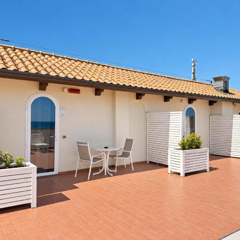 Hotel Villa Augustea - Small Double Room with Sea View Shared Terrace - 7
