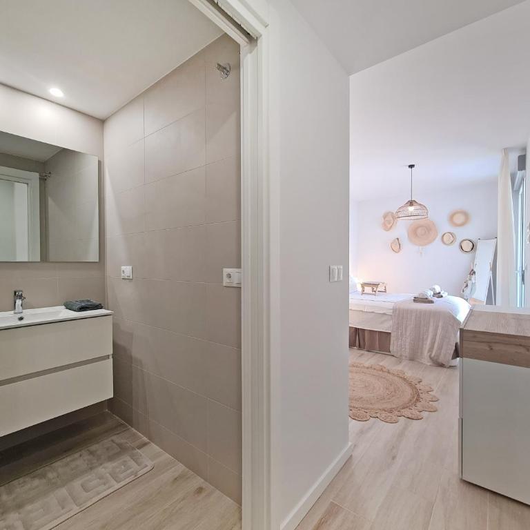 Marina Real Apartments by NRAS - Apartment with Pool View - 38