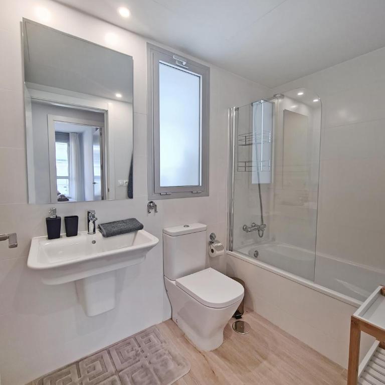 Marina Real Apartments by NRAS - Apartment with Pool View - 50