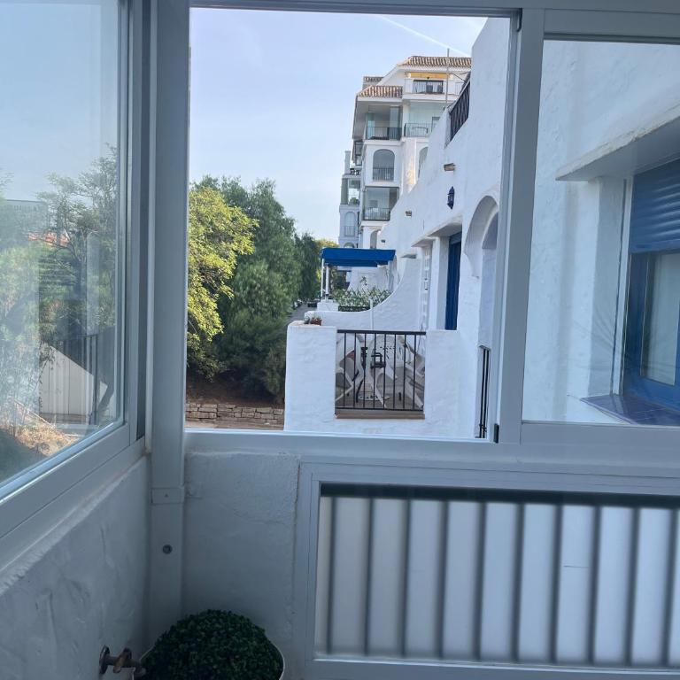 Brisa del Puerto de la Duquesa - Two-Bedroom Deluxe Apartment with Garden View - 24