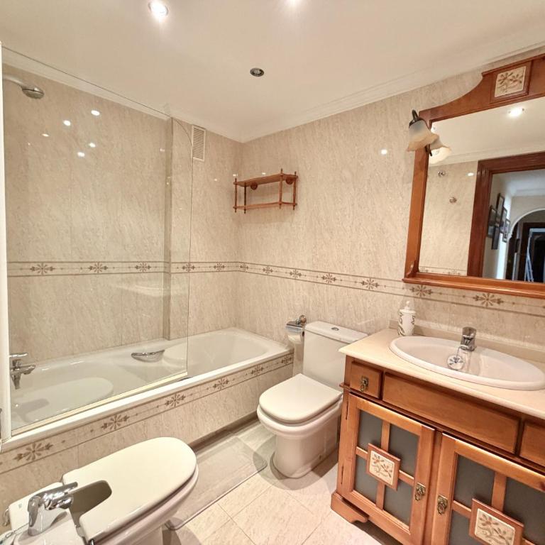 Confortable Apartamento en Fuengirola Centro - Apartamento de 3 dormitorios - 1