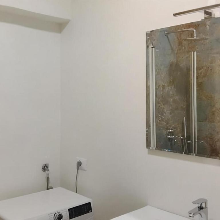 1 Bedroom Stunning Apartment In Salò - Appartamento con 1 Camera da Letto e Vista Lago - 10