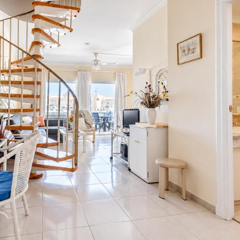 Golf Park Sunny Cozy Penthouse near the Ocean with large double terraces, fiber WIFI, 3 pools, NEW bbq South Tenerife - Apartamento con terraza - 28