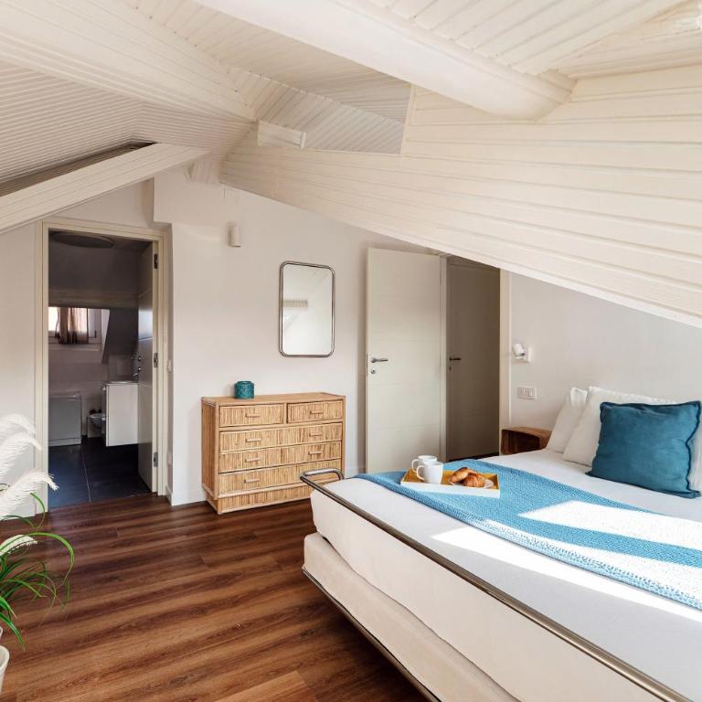 Como In The Sky - 150 Steps, by MyHomeInComo - Two-Bedroom Apartment with Lake View - 50