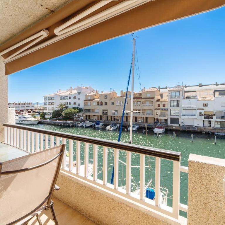 WELCS APARTAMENTO 454 EMP con vistas al canal - Apartamento con vistas y balcón - 4
