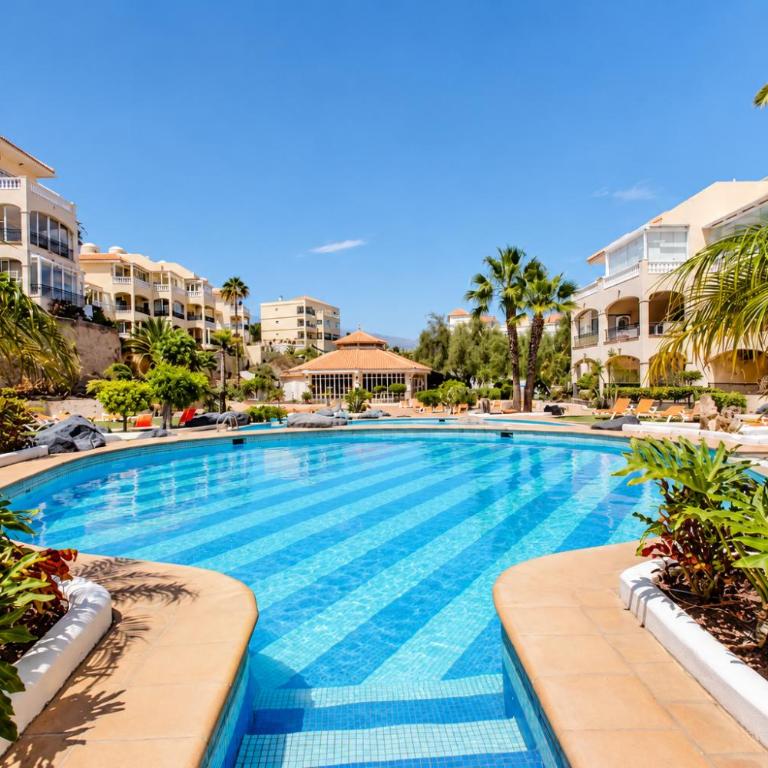Golf Park Sunny Cozy Penthouse near the Ocean with large double terraces, fiber WIFI, 3 pools, NEW bbq South Tenerife - Apartamento con terraza - 5