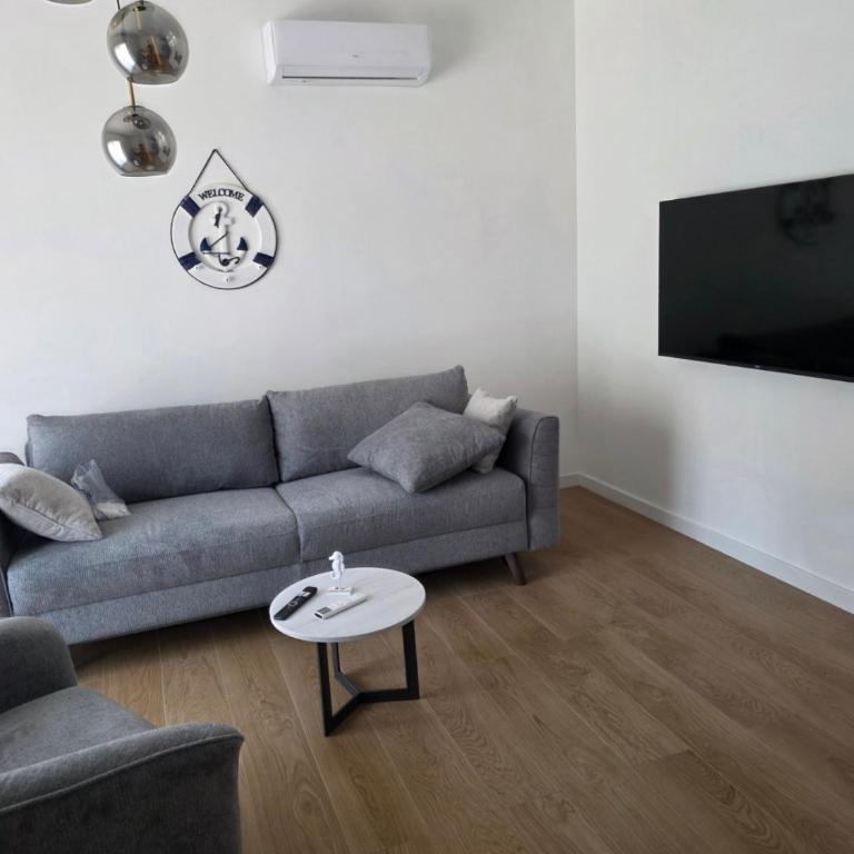 Apartments Seven - 30 Steps from the Beach with Private Parking - Studio sa Balkonom - 4