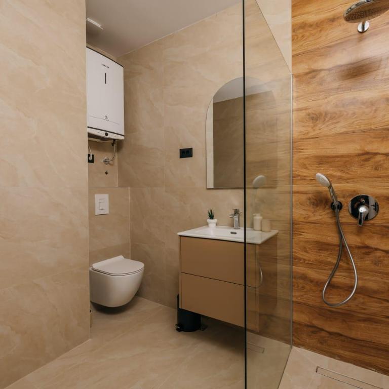Apartments Seven - 30 Steps from the Beach with Private Parking - Apartman s 1 Spavaćom Sobom i Vrtom - 2