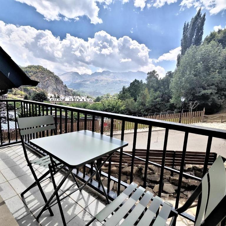 Los Altos de Escarrilla - tucasaenlospirineos - Luxury Quadruple Room - 1