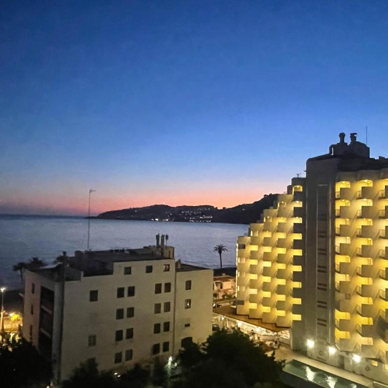 MARAVILLOSAS VISTAS AL MAR con piscina - Apartamento de 2 dormitorios - 12