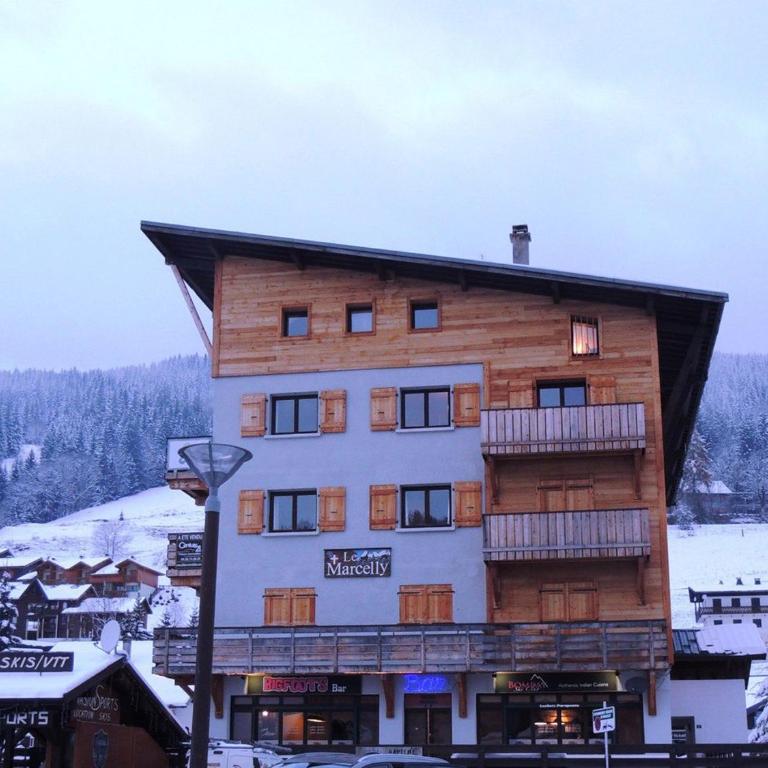 Appartement rénové, centre station, 3 étoiles, parking, proche vieux village - Apartment mit 2 Schlafzimmern - 14