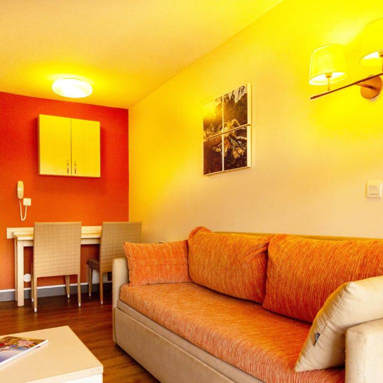 Duplex avec terrasse et solarium, accès piscine et parking compris - FR-1-504-666 - Appartement - 11