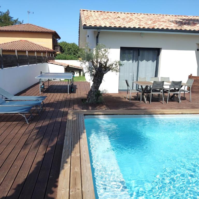 Villa familiale avec piscine chauffée calme proche du centre - Villa 3 Chambres - 6