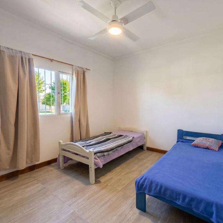 Gran patio y quincho enorme para grandes asados - Two-Bedroom House - 20
