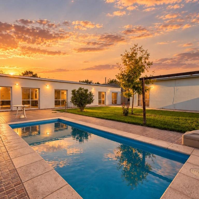 Gran patio y quincho enorme para grandes asados - Two-Bedroom House - 1