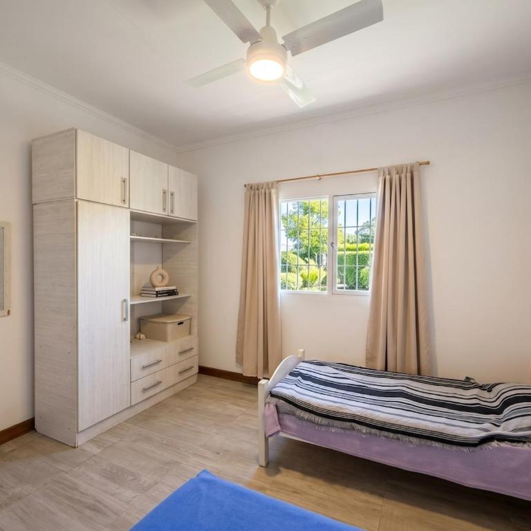 Gran patio y quincho enorme para grandes asados - Two-Bedroom House - 7